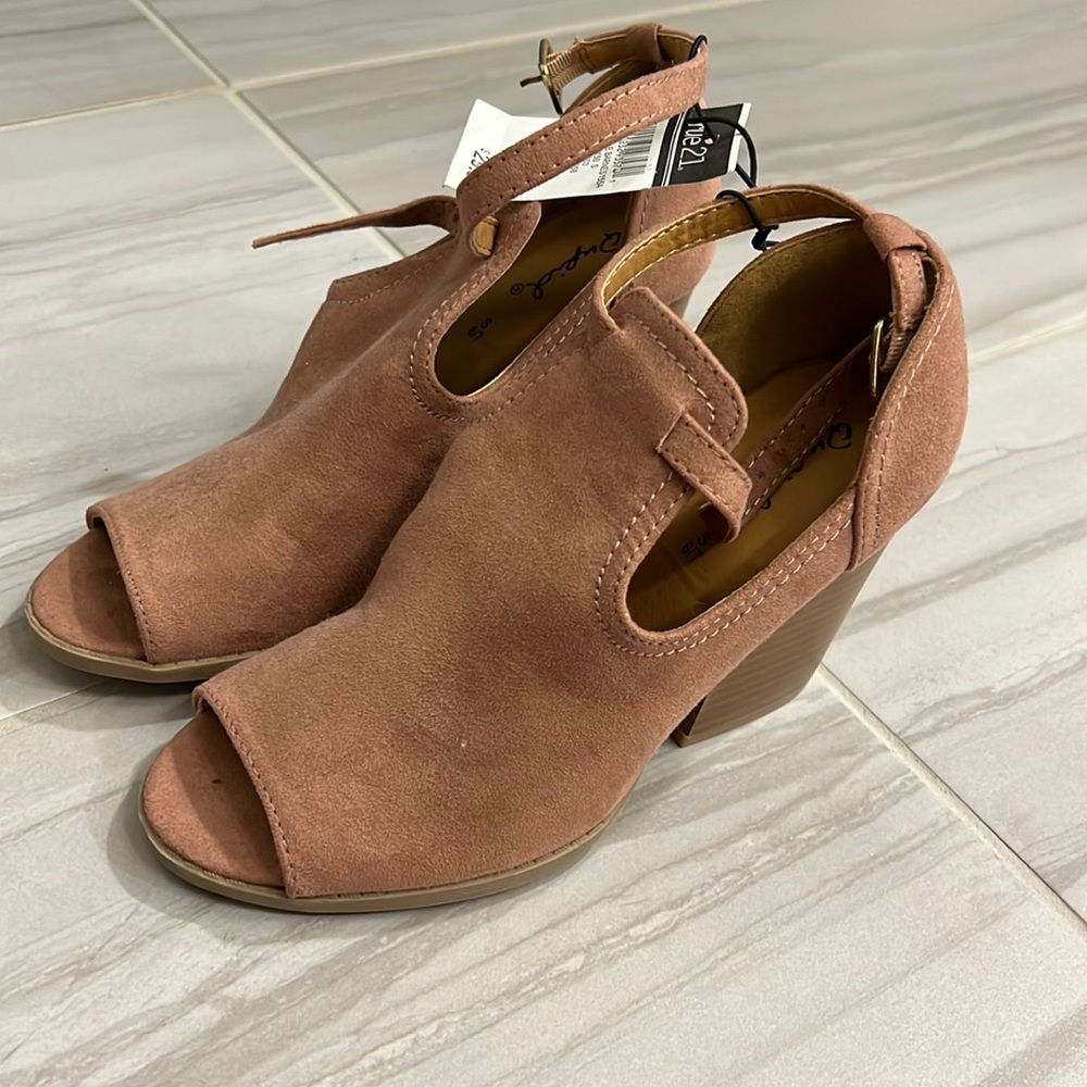 Brand new size 6-7 open toe heels